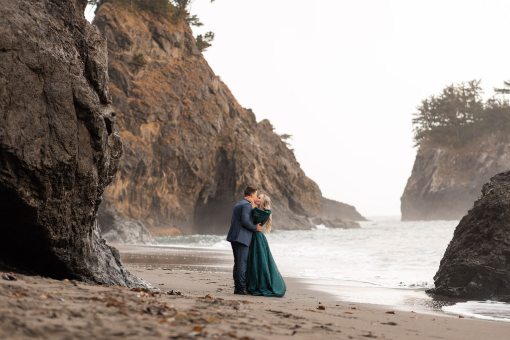 Stunning Oregon Coast intimate elopement at Harris State Beach