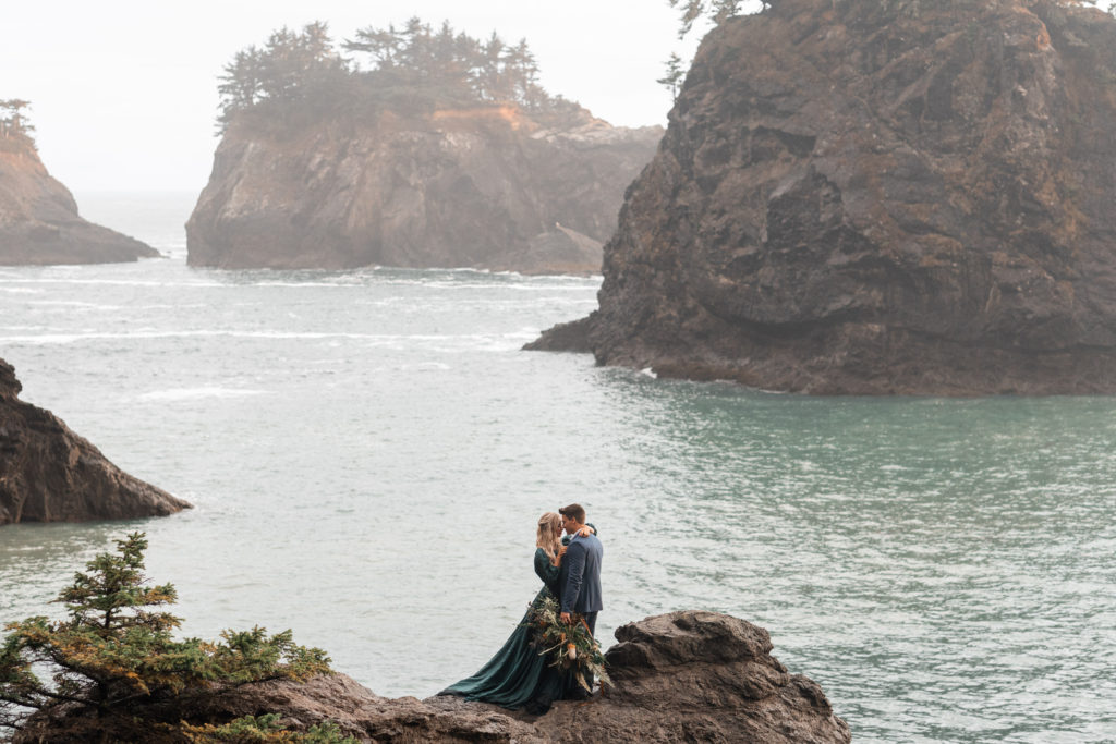Stunning Oregon Coast elopement in Brookings Oregon