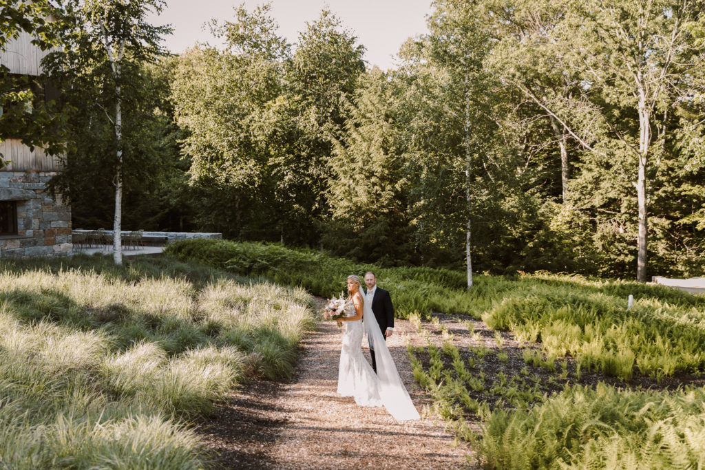 Intimate wedding at Alnoba in New Hampshire | New Hampshire elopement photographer | New England elopement photographer