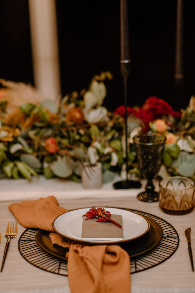Beautiful styled dinner set up by Grandest Gatherings, elopement planner and stylist