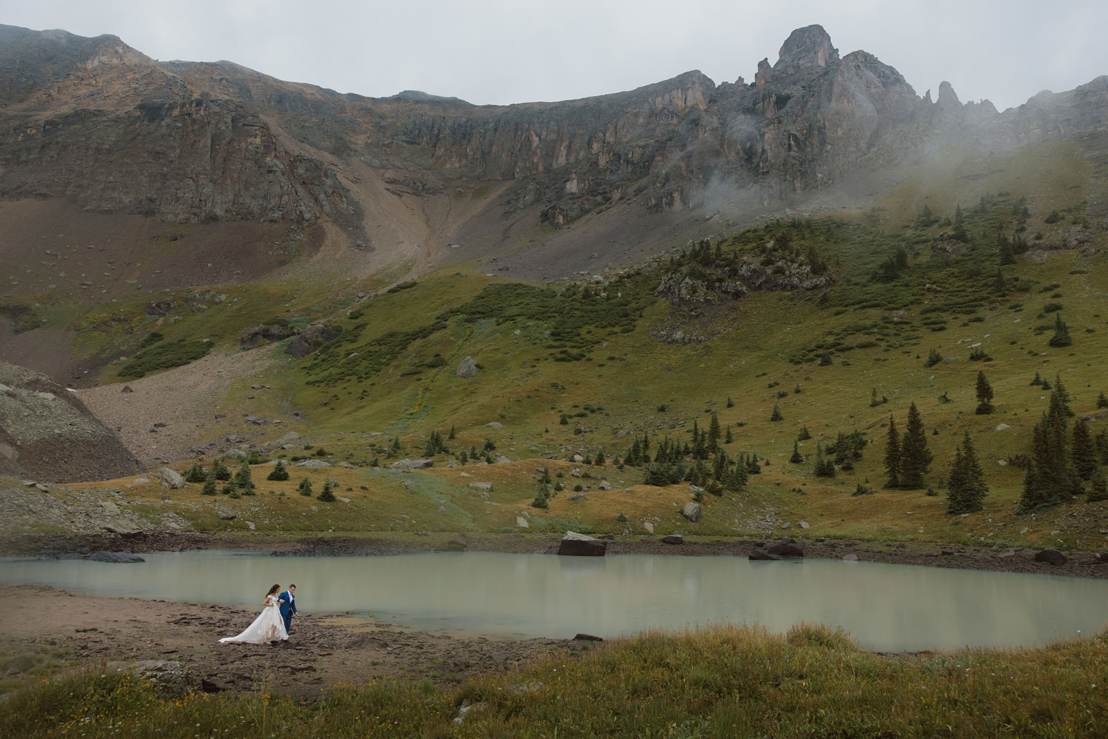 Full San Juan Mountains elopement guide including how to elope, where to elope and top tips for Colorado elopement.