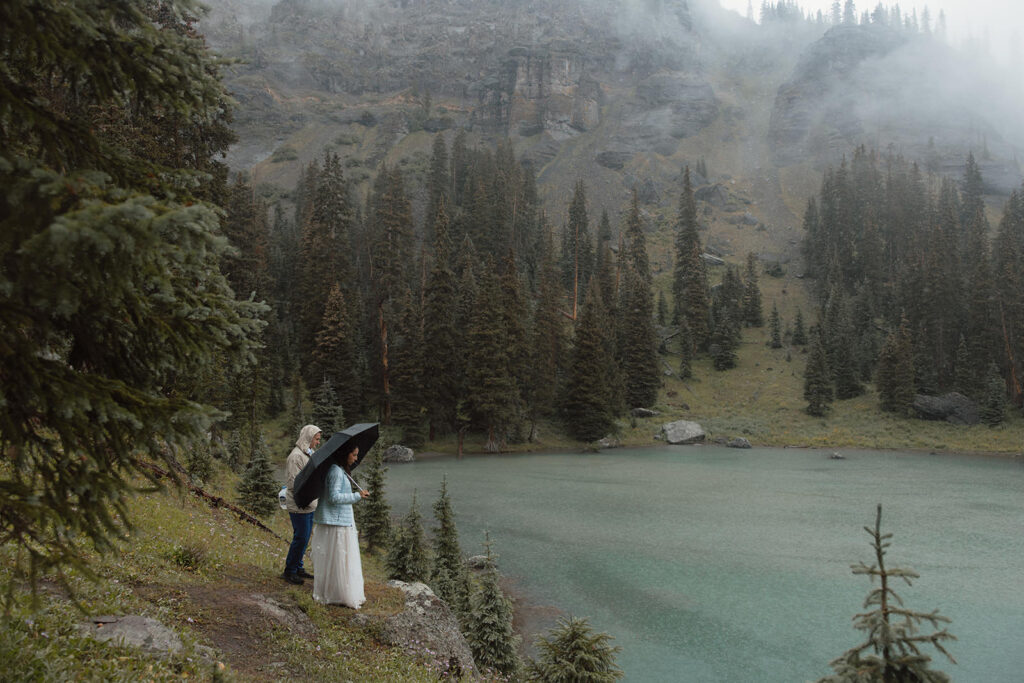 Ouray Colorado jeep elopement in the San Juan Mountains in the summer.