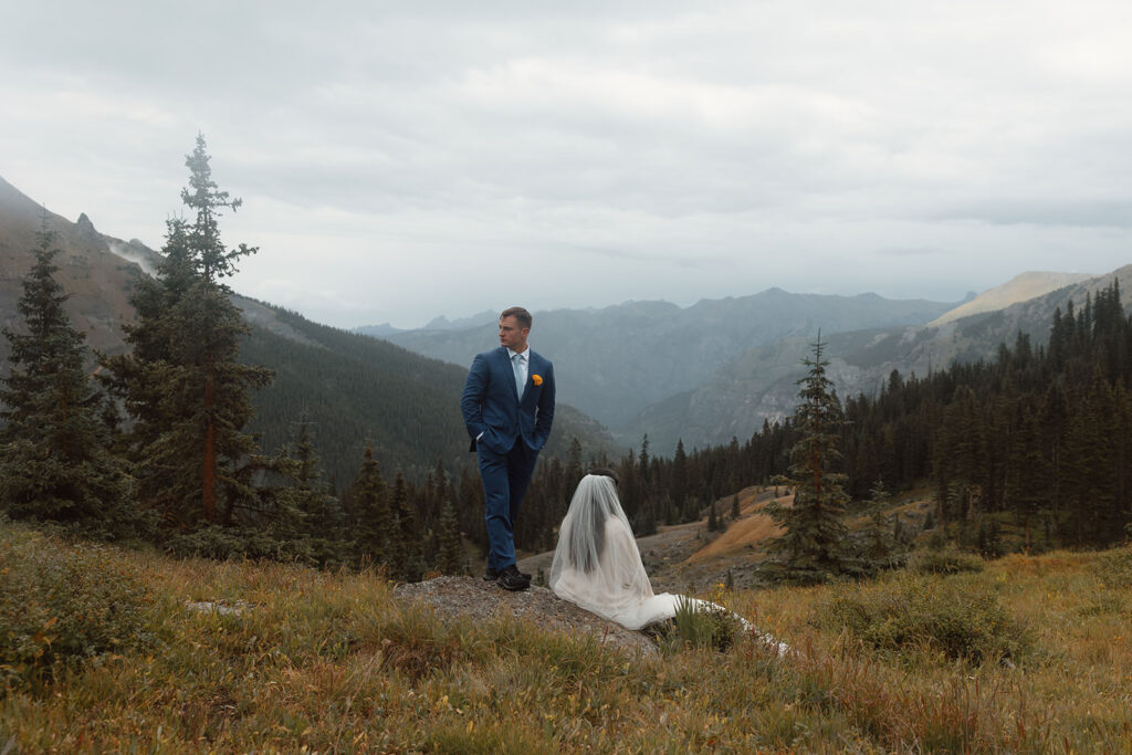 Ouray Colorado jeep elopement in the San Juan Mountains in the summer.